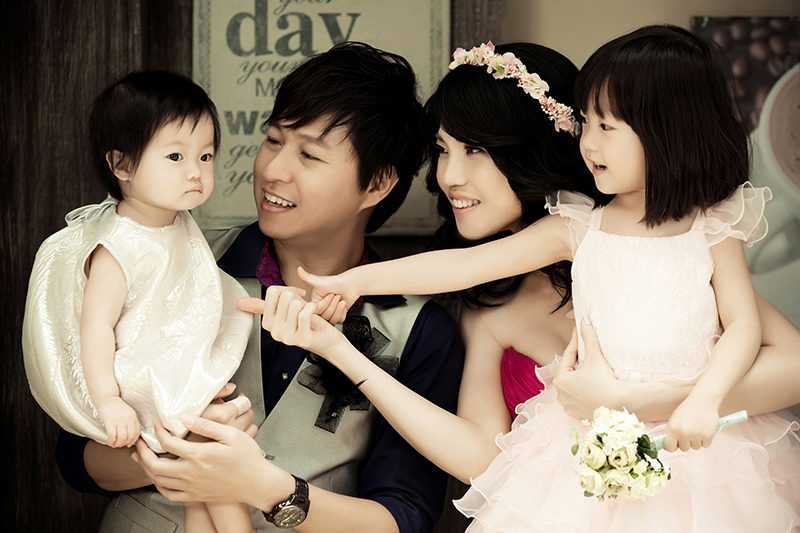 family_%e5%bc%b5%e7%b0%a1%e5%86%a0%e8%8f%af-4